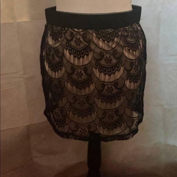 Netting overlay over nude under skirt layer-Pretty - Picture 1 of 5